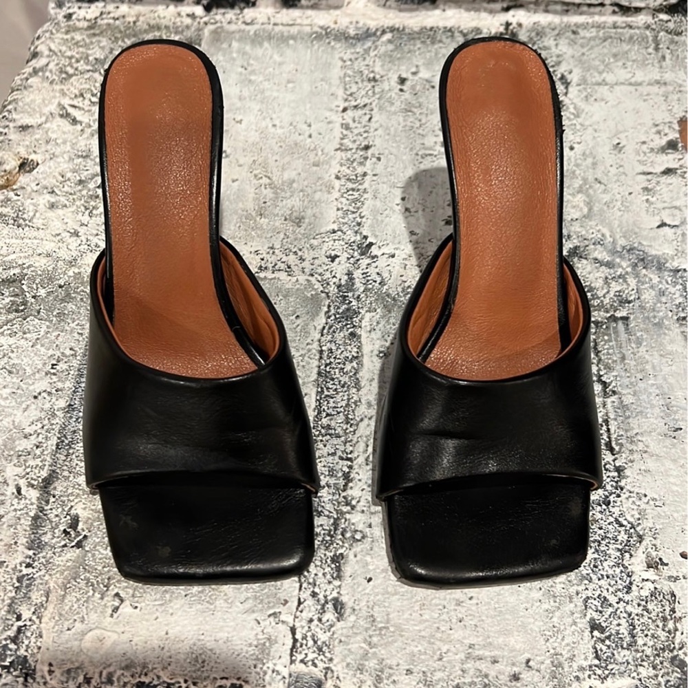 Black sandals